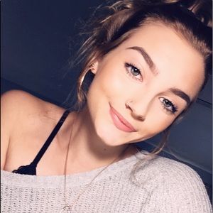 Meet your Posher, Elissa